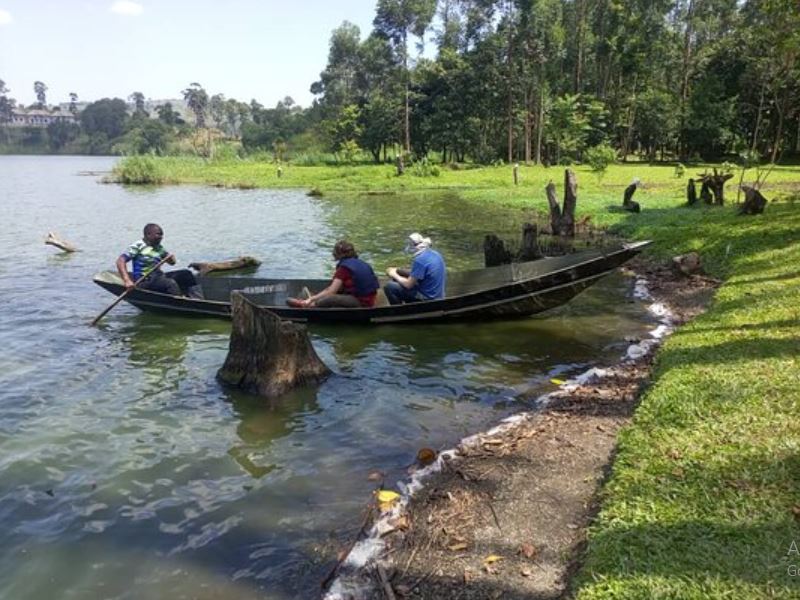canoeing so as to relax the mind